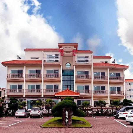 Nobel Resort Pension